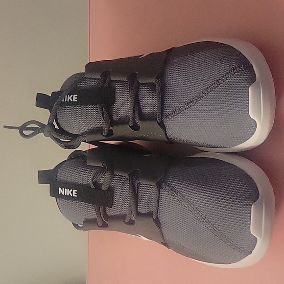 Nike shoes, Never worn - Picture 2 of 5